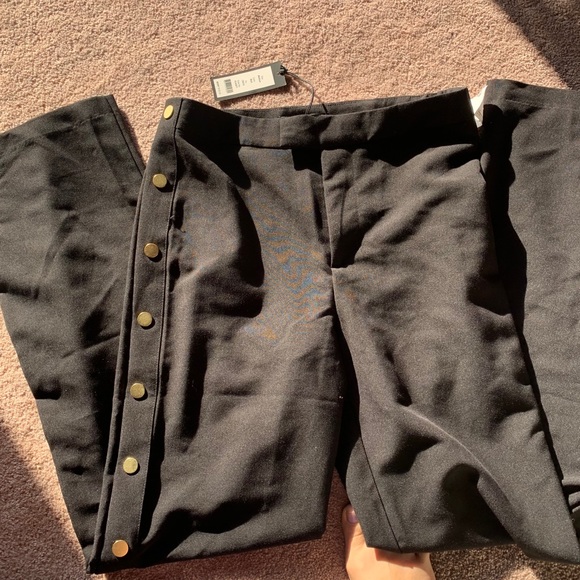 Pants - Black pant with tags